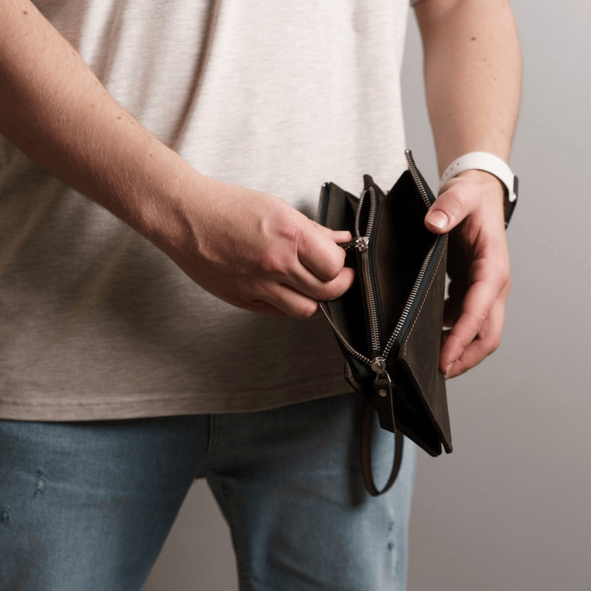 Leather wristlet walletmen clutch