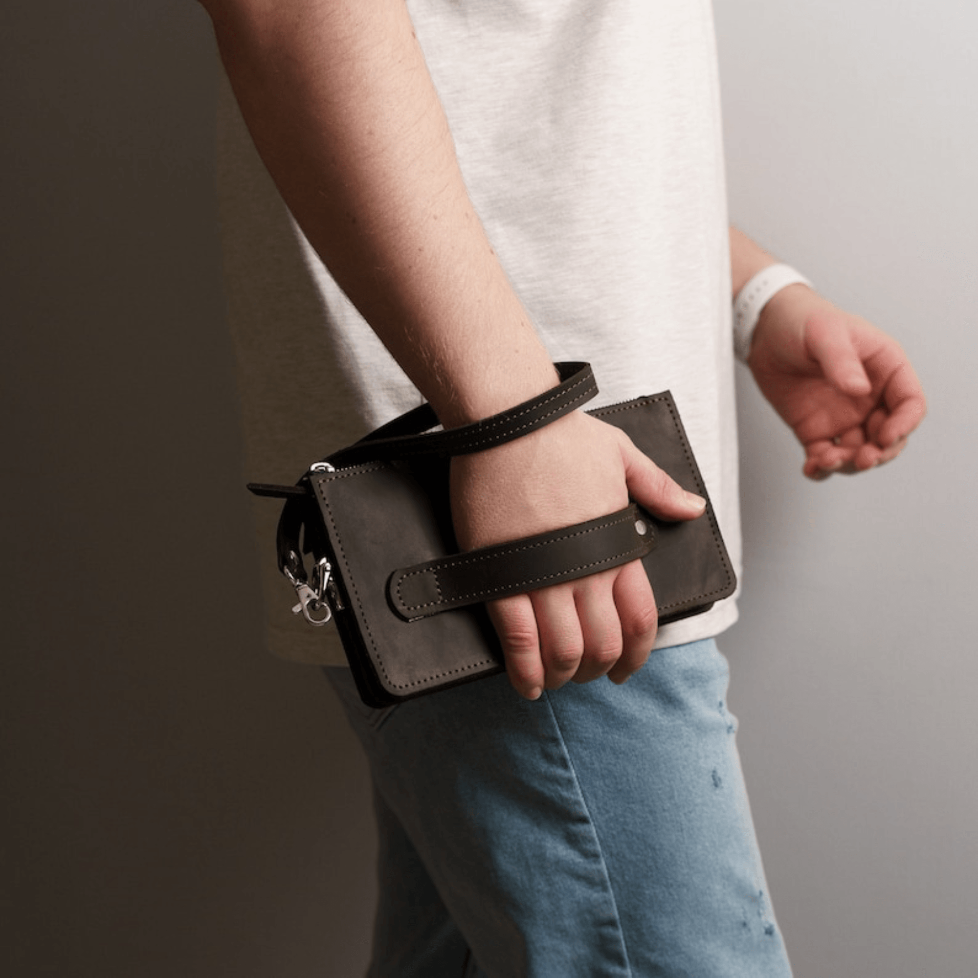 Leather wristlet walletmen clutch