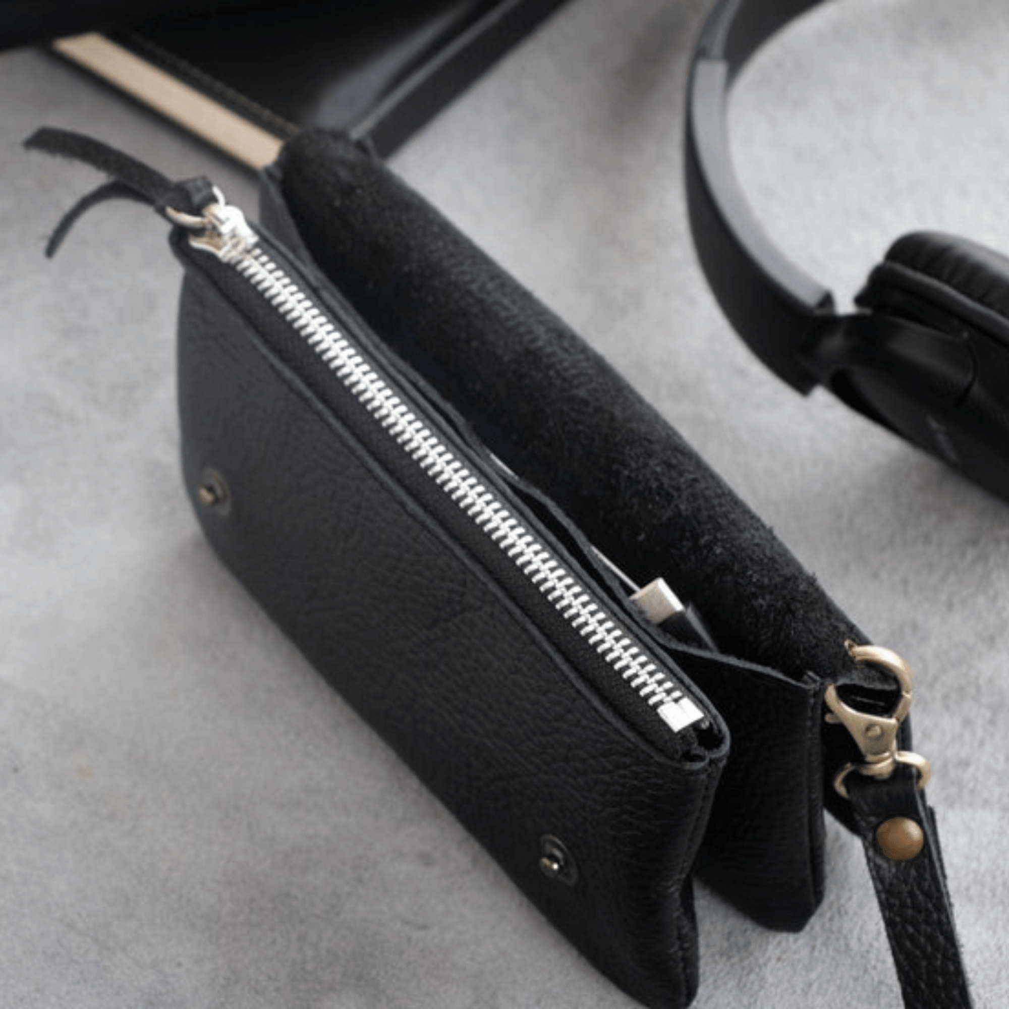 India-Made Personalized Long Wristlet Wallet - Leather Shop Factory