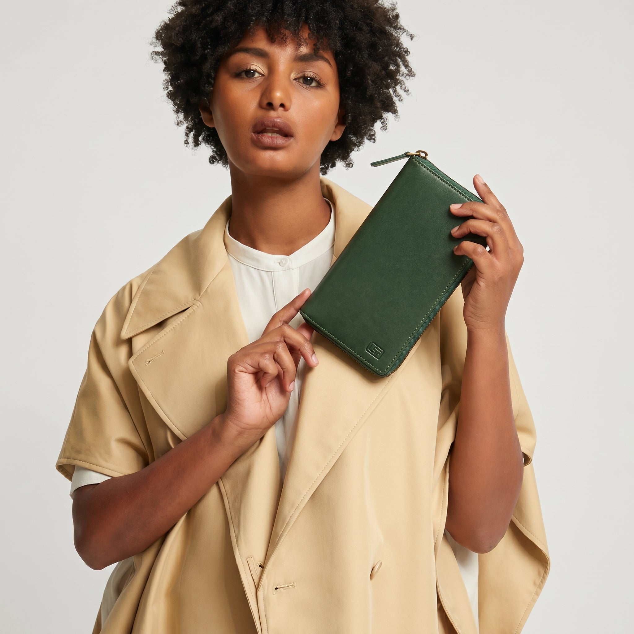 VALE CLUTCH — FOREST GREEN