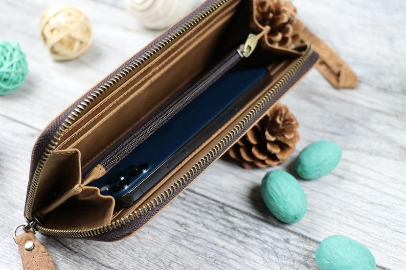 Floral Elegance Distressed Wallet - Leather Shop Factory