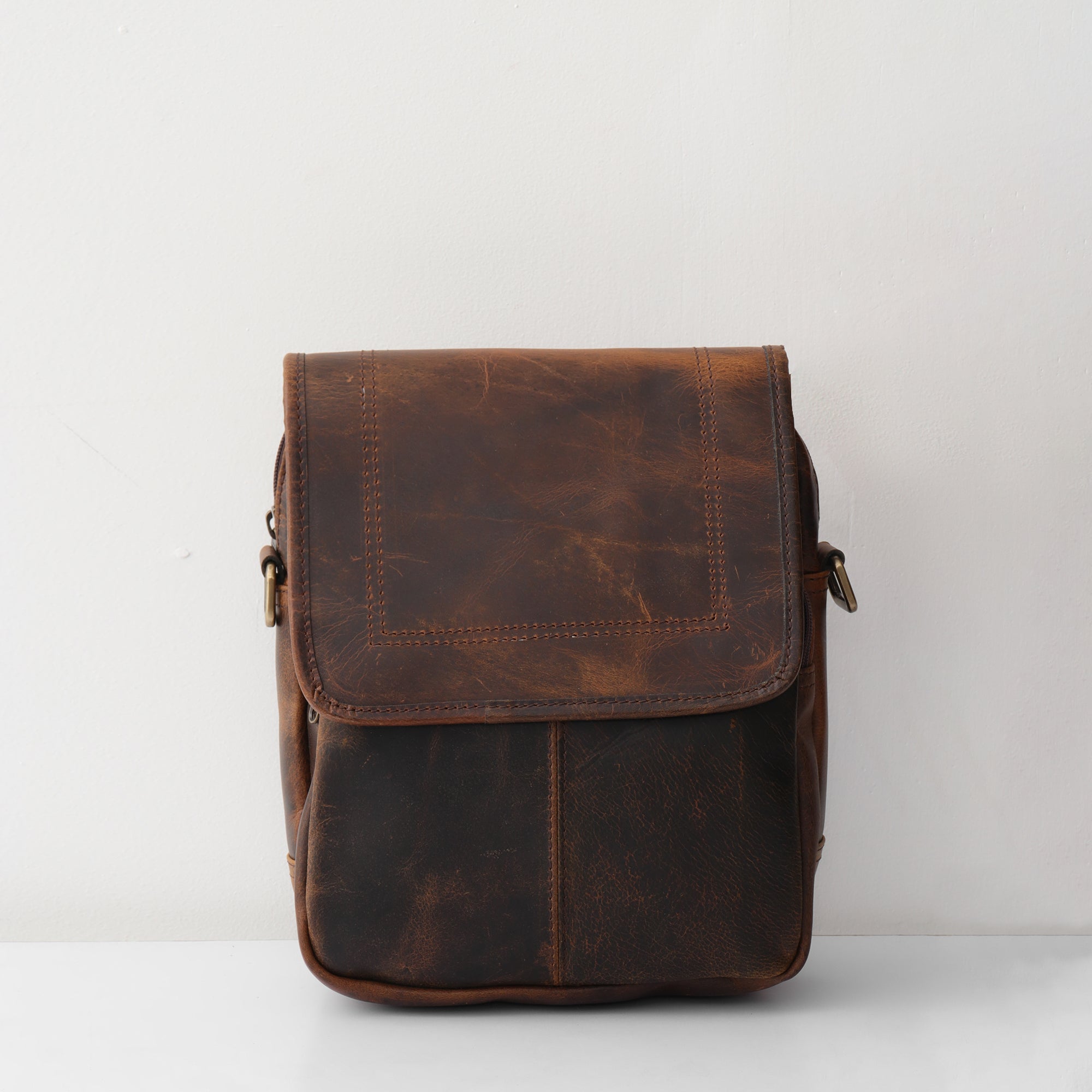 The Adventurer Leather Crossbody - Aged Brown