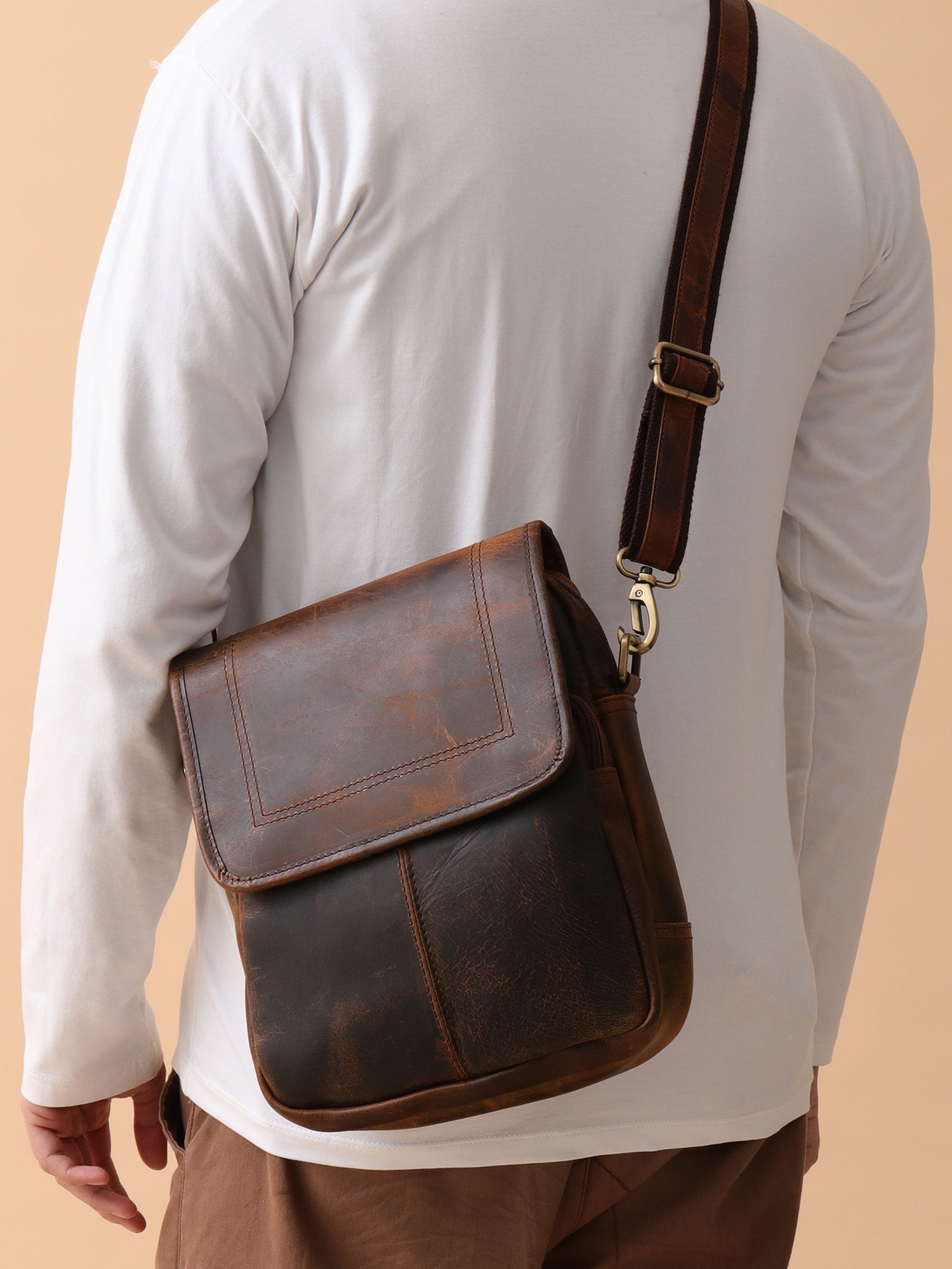 The Adventurer Leather Crossbody - Aged Brown