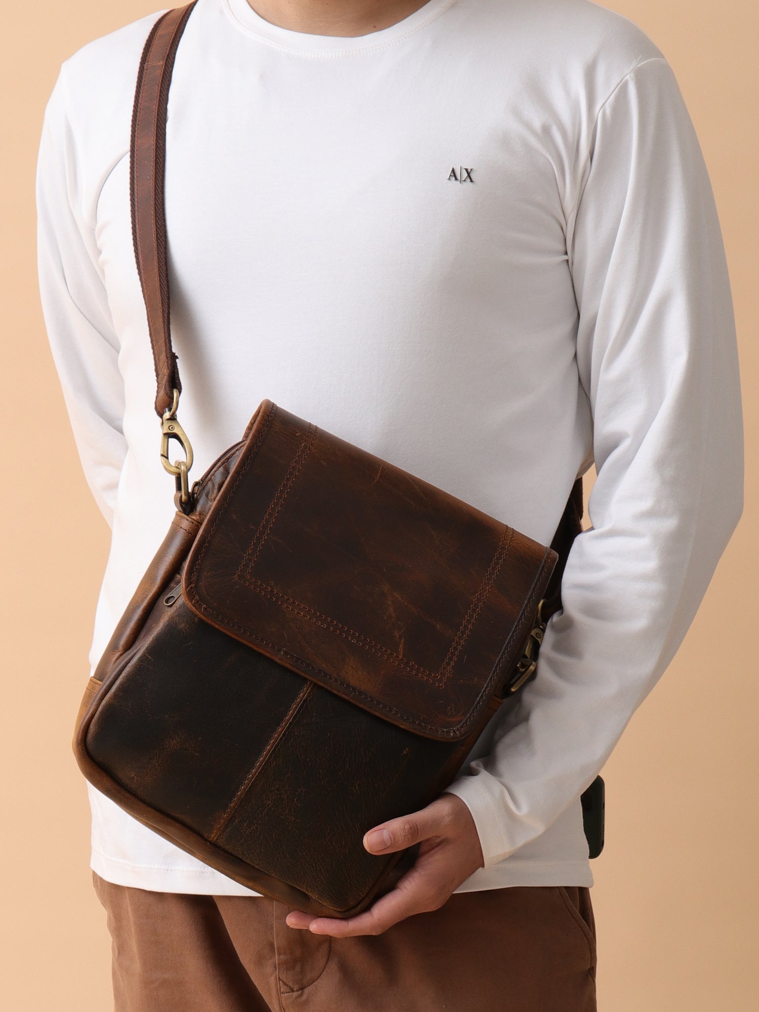 The Adventurer Leather Crossbody - Aged Brown