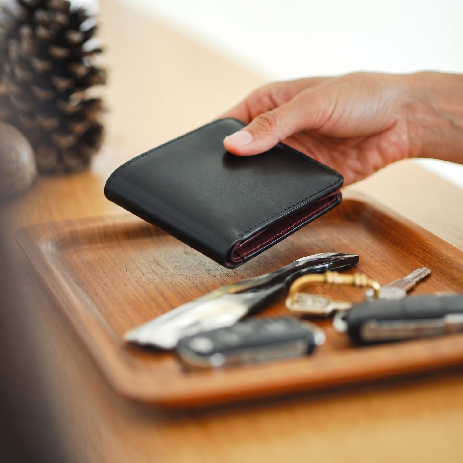 DREY WALLET — BLACK / CHERRY