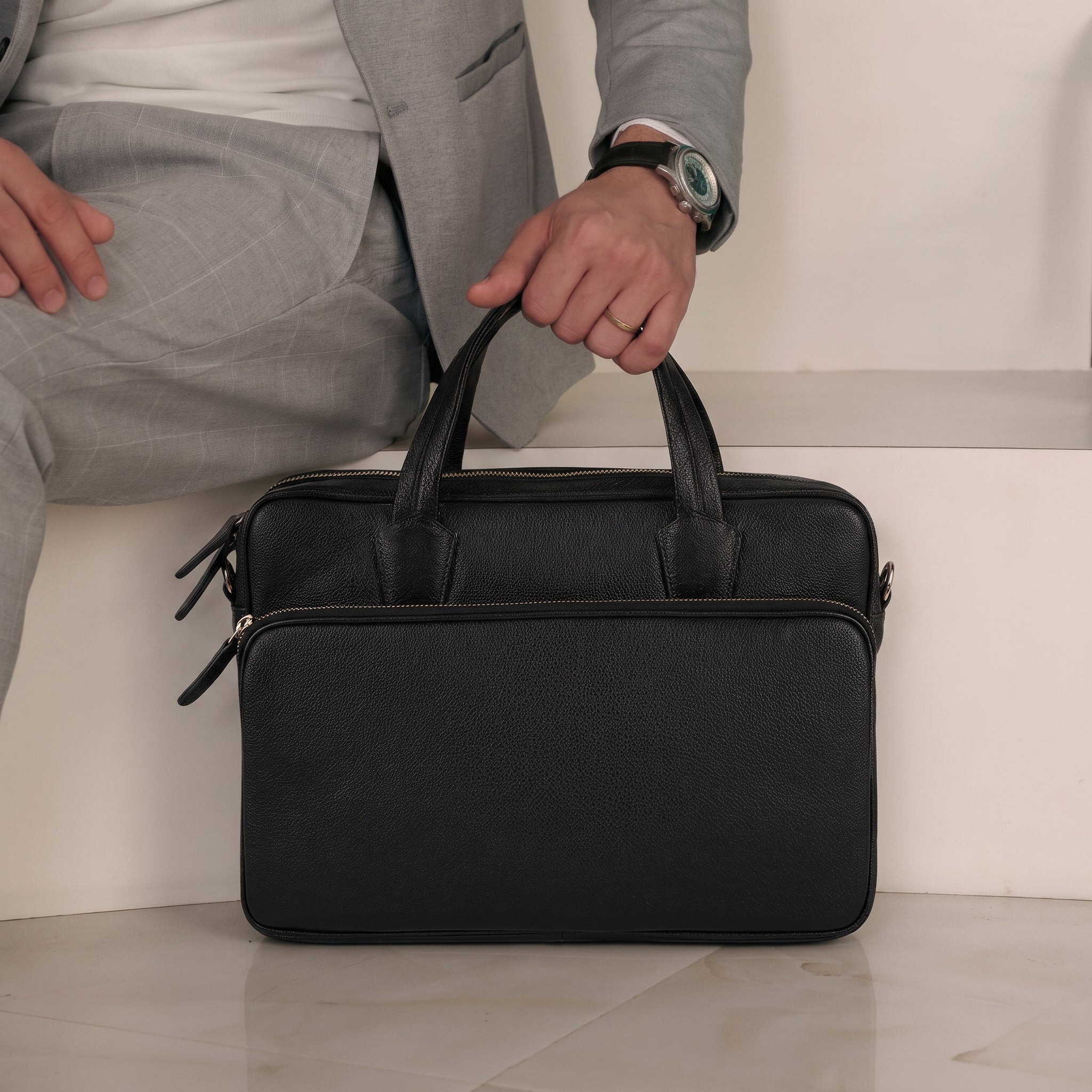 Mac Vault LAPTOP BAG — BLACK